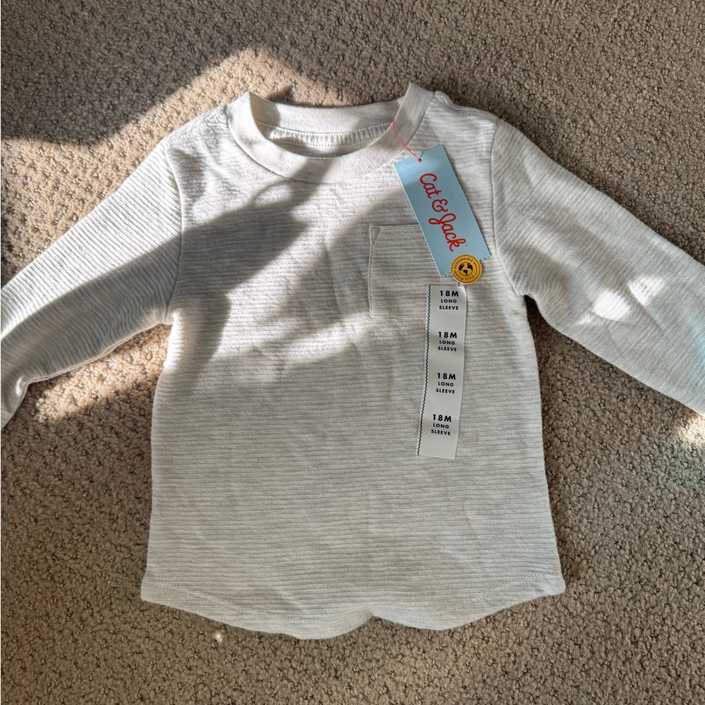Cat & Jack Light Gray Long Sleeve Tee